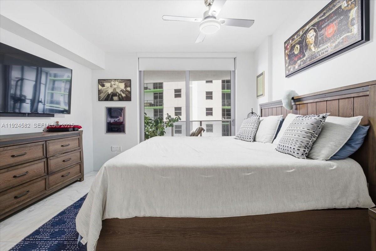 ARIA ON THE BAY CONDO - Residential