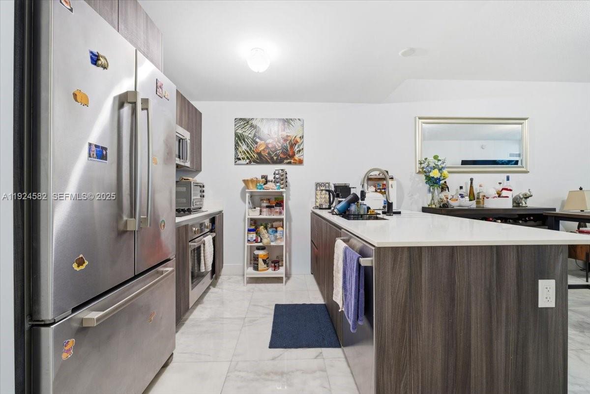 ARIA ON THE BAY CONDO - Residential