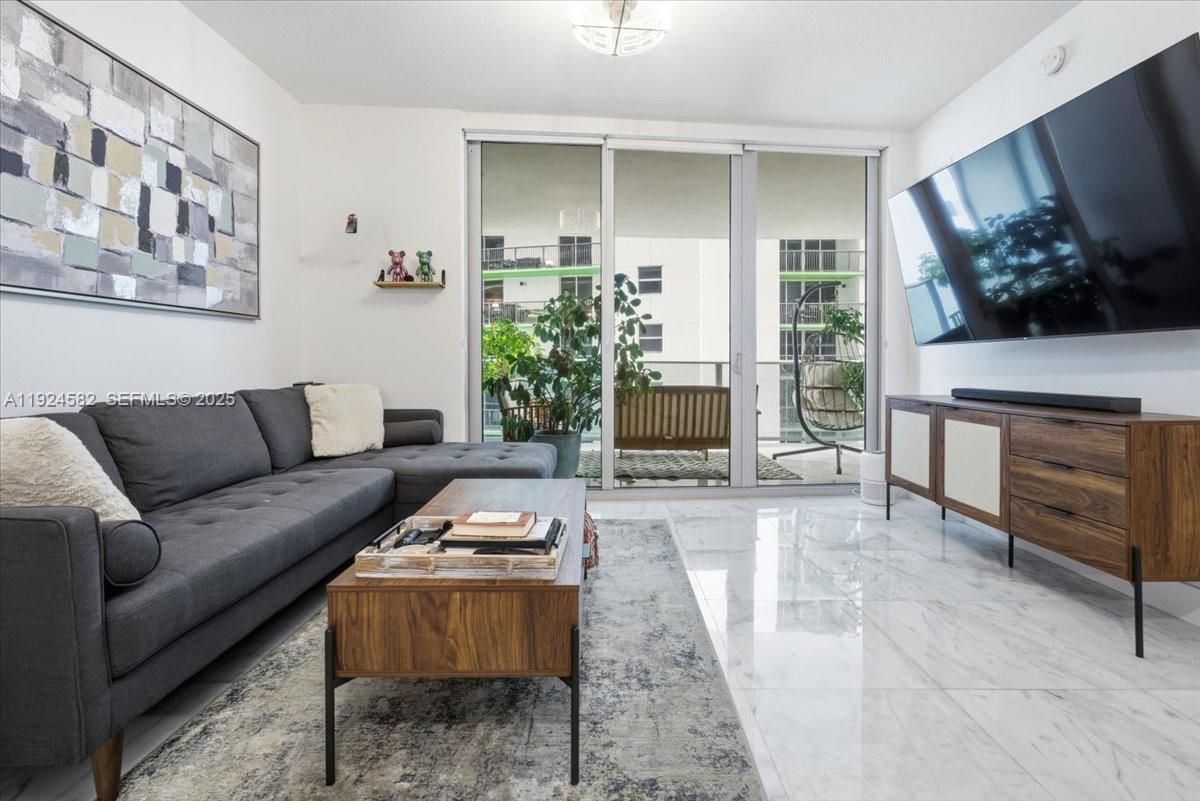 ARIA ON THE BAY CONDO - Residential