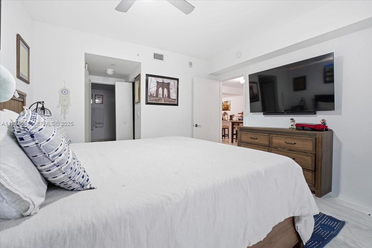 ARIA ON THE BAY CONDO - Residential