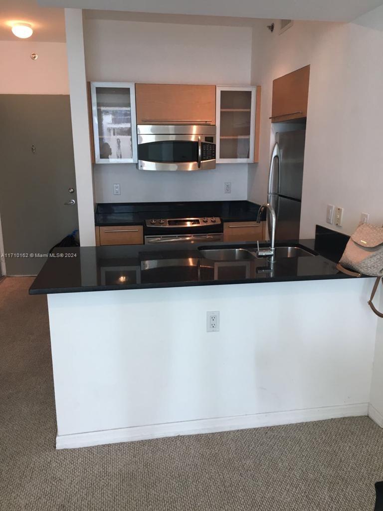 THE PLAZA 851 BRICKELL CO - Residential Lease