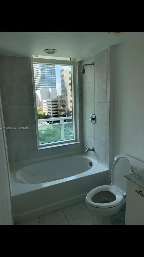THE PLAZA 851 BRICKELL CO - Residential Lease