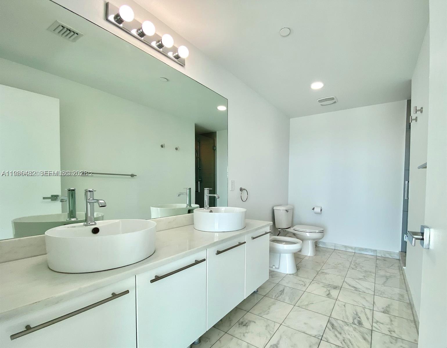 MARINABLUE CONDO - Residential Lease