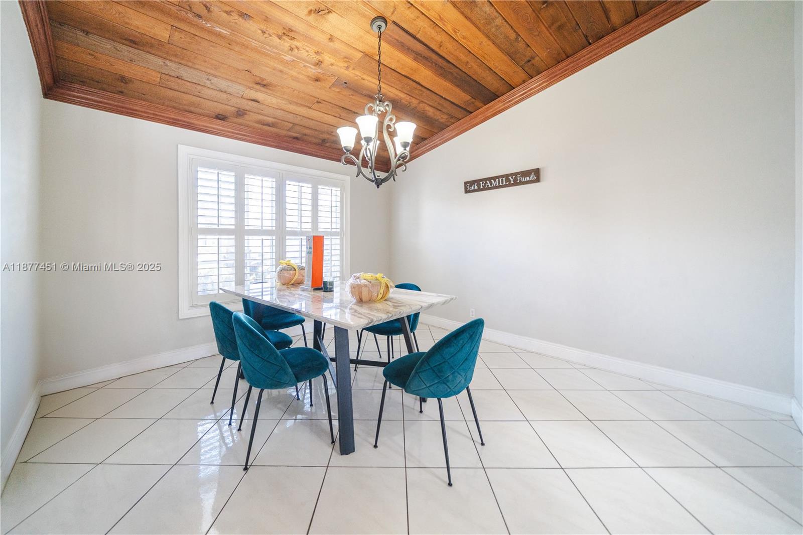 BOULEVARD WOODS NORTH - Residential Lease