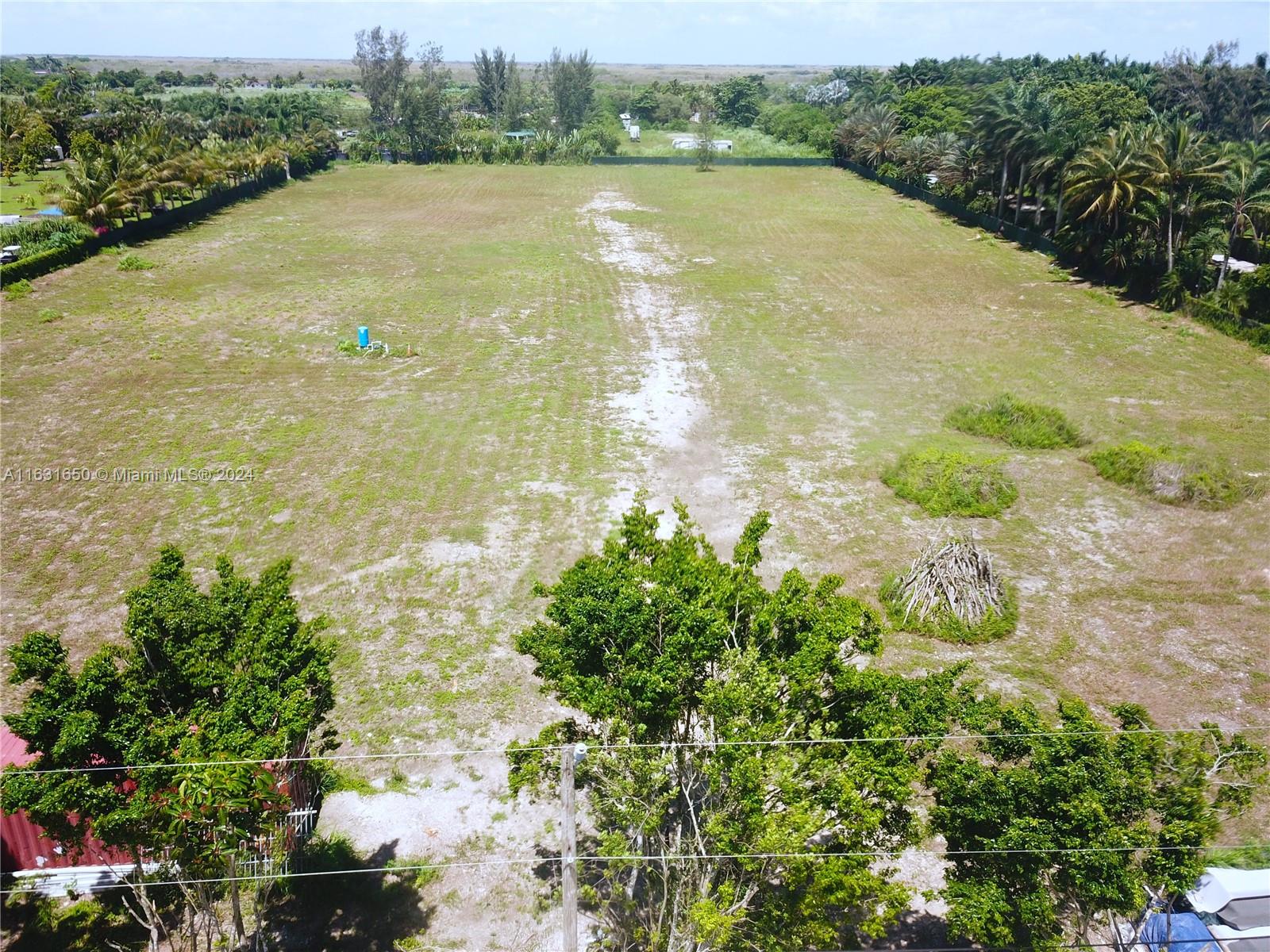 5-acre vacant land, offering a world of possibilities for a project or investment. This property is perfectly suited for a variety of uses. Key features include:
New Water Pump, Secure Fencing: Providing added safety and privacy, the entire property is securely fenced.
New Electrical Panel: Newly installed to facilitate easy access to power for any future developments.
This land presents an excellent opportunity to create a private retreat, cultivate crops, or develop a space tailored to your specific needs. With essential infrastructure already in place, you can save time and effort on initial setup and focus on bringing your vision to life.
Buyers are encouraged to conduct their own due diligence regarding property use and conform with local permitting and zoning regulations.