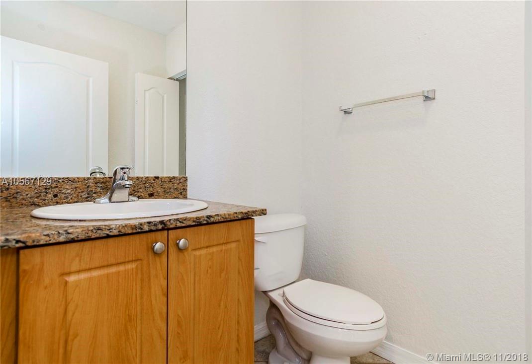 Fourth Court Twnhms 177-3 - Residential Lease