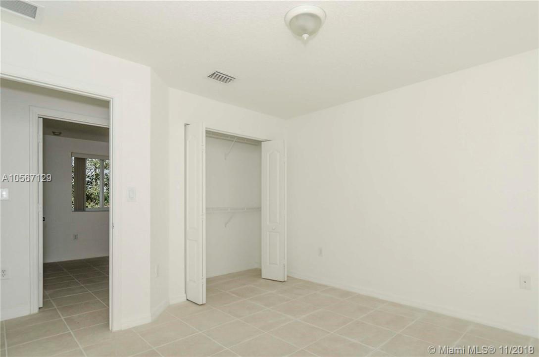 Fourth Court Twnhms 177-3 - Residential Lease