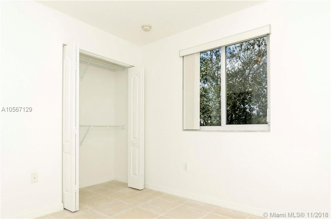 Fourth Court Twnhms 177-3 - Residential Lease