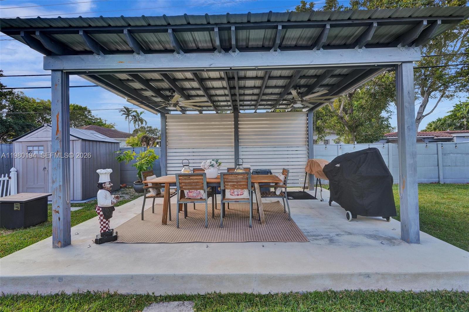 BREEZEVIEW MANORS - Residential