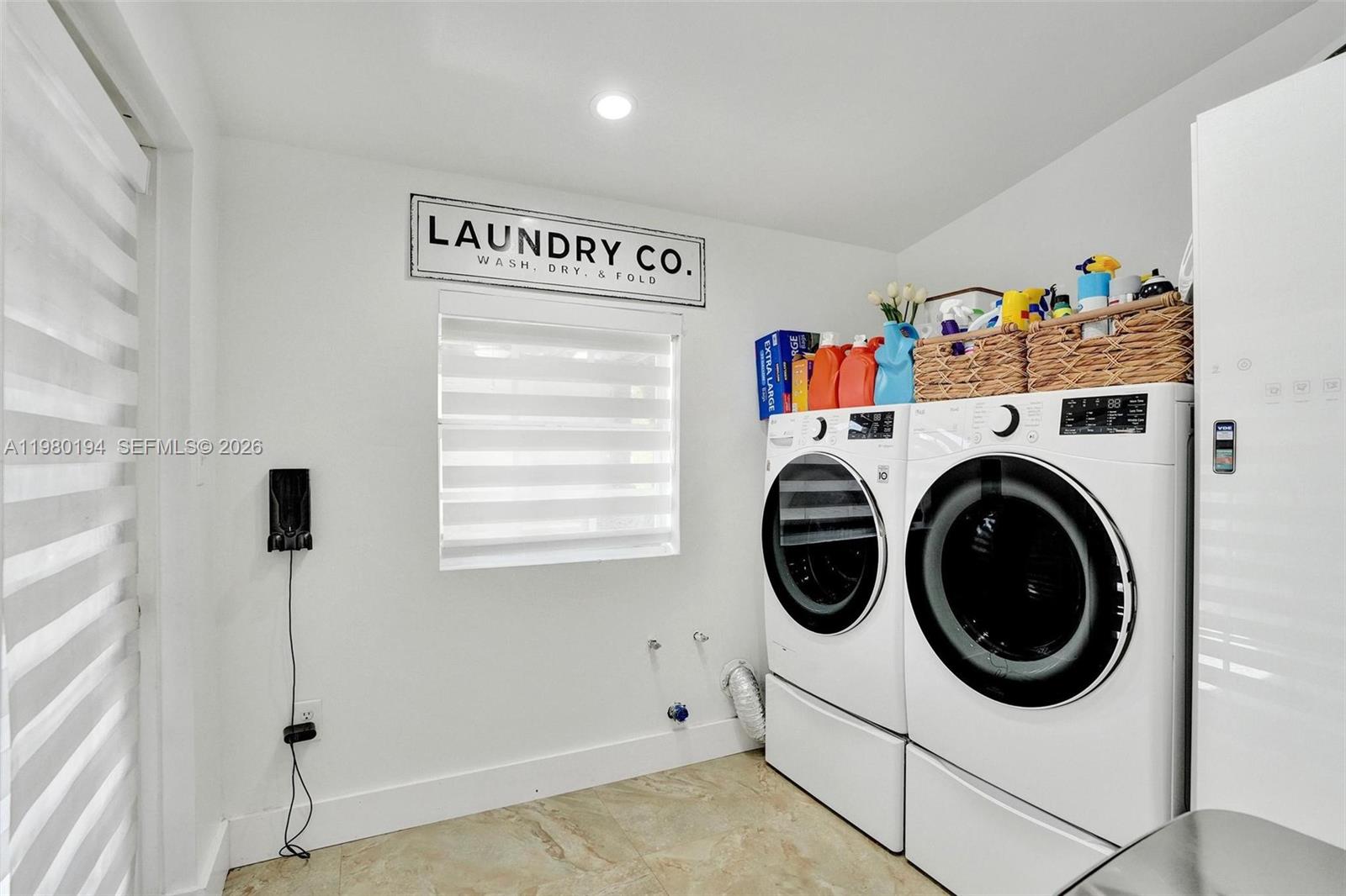 BREEZEVIEW MANORS - Residential