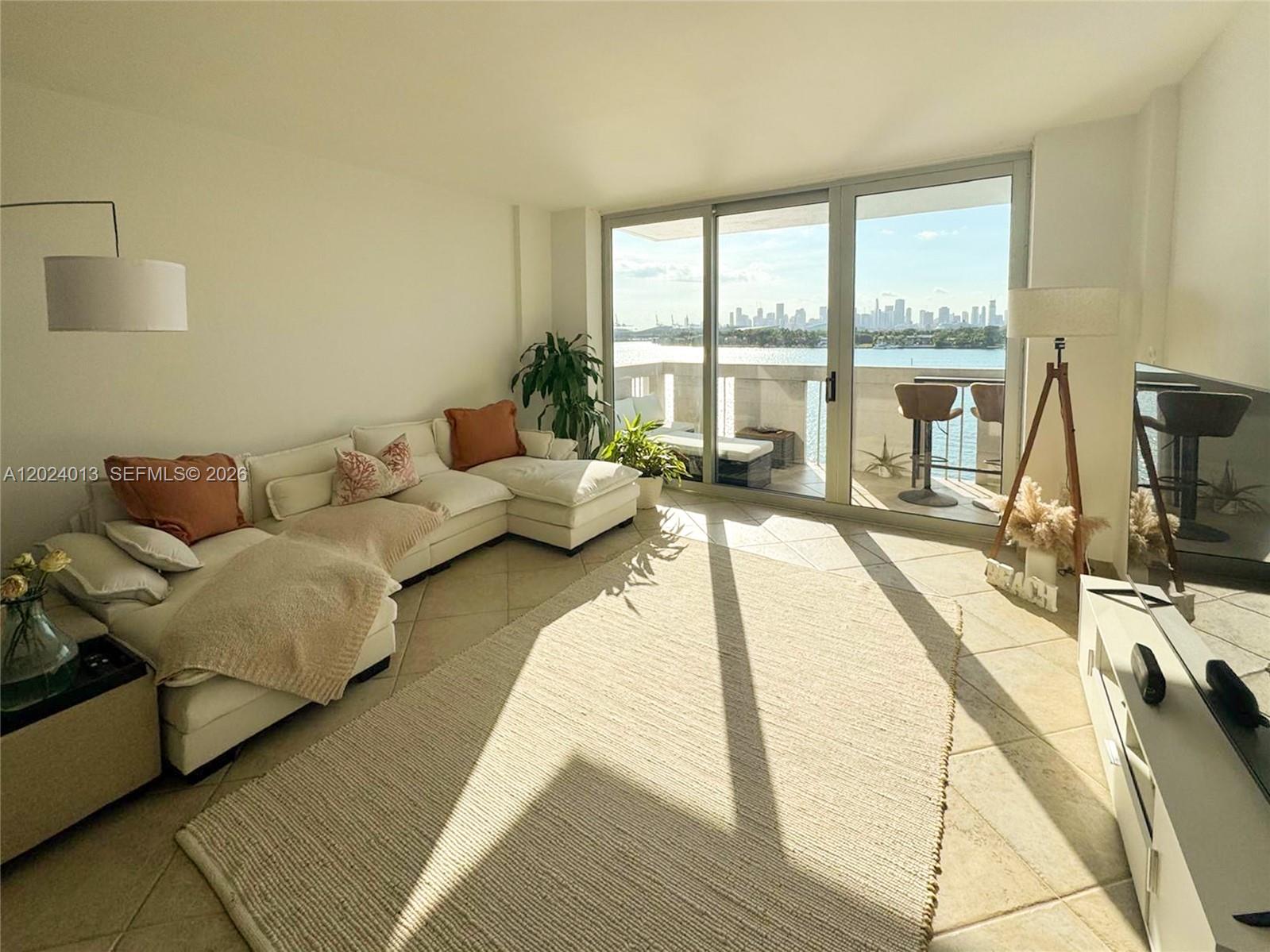 SOUTH BAY CLUB CONDO - Residential Lease