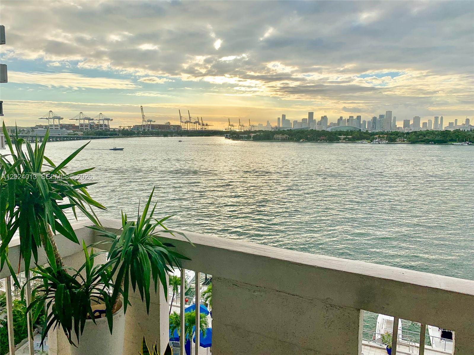 SOUTH BAY CLUB CONDO - Residential Lease