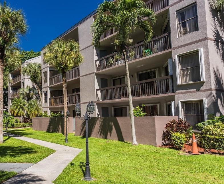 CALUSA CLUB VILG BLDG D N - Residential Lease