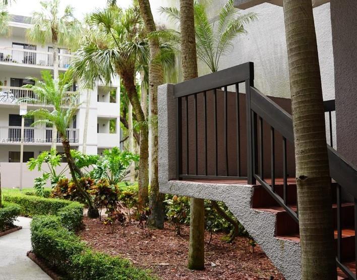 CALUSA CLUB VILG BLDG D N - Residential Lease