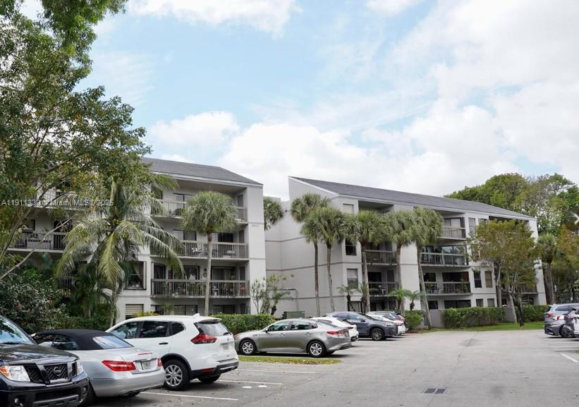 CALUSA CLUB VILG BLDG D N - Residential Lease