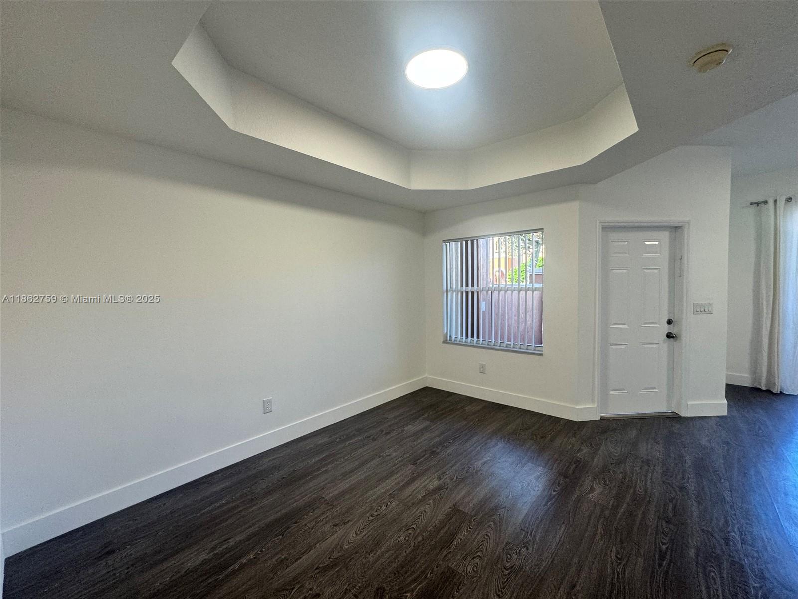 VILLAS AT HARBOR ISLES CO - Residential Lease