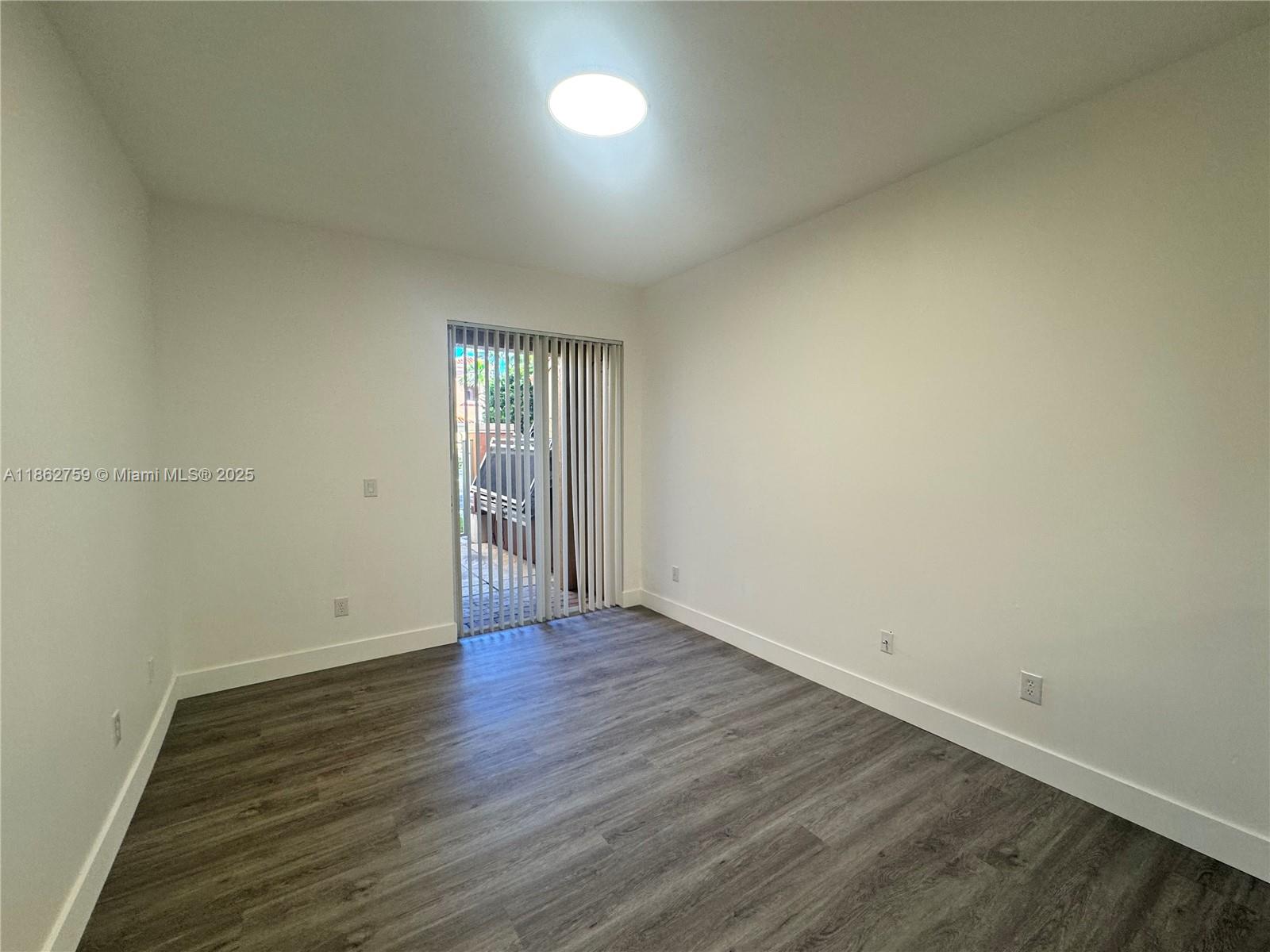 VILLAS AT HARBOR ISLES CO - Residential Lease