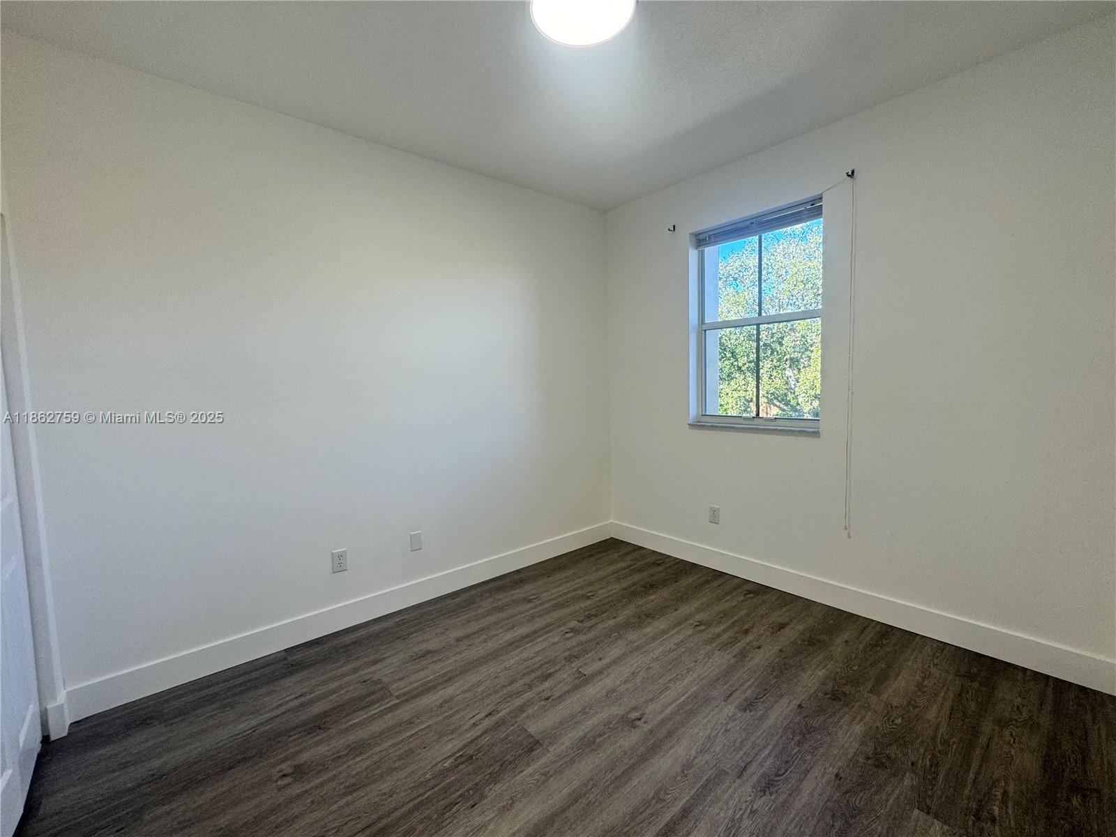 VILLAS AT HARBOR ISLES CO - Residential Lease