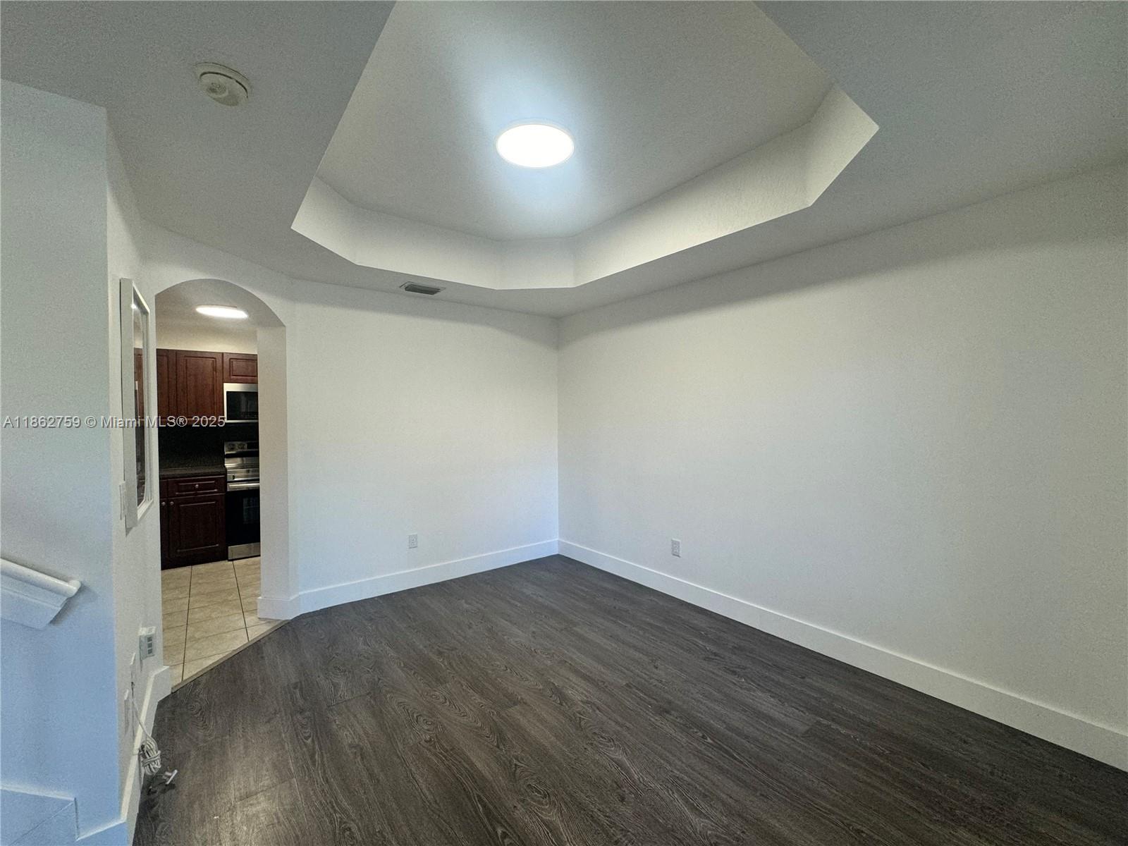 VILLAS AT HARBOR ISLES CO - Residential Lease