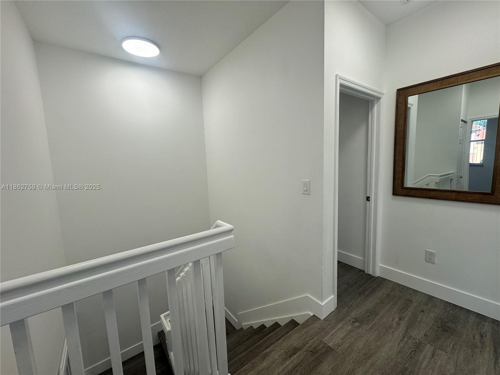 VILLAS AT HARBOR ISLES CO - Residential Lease