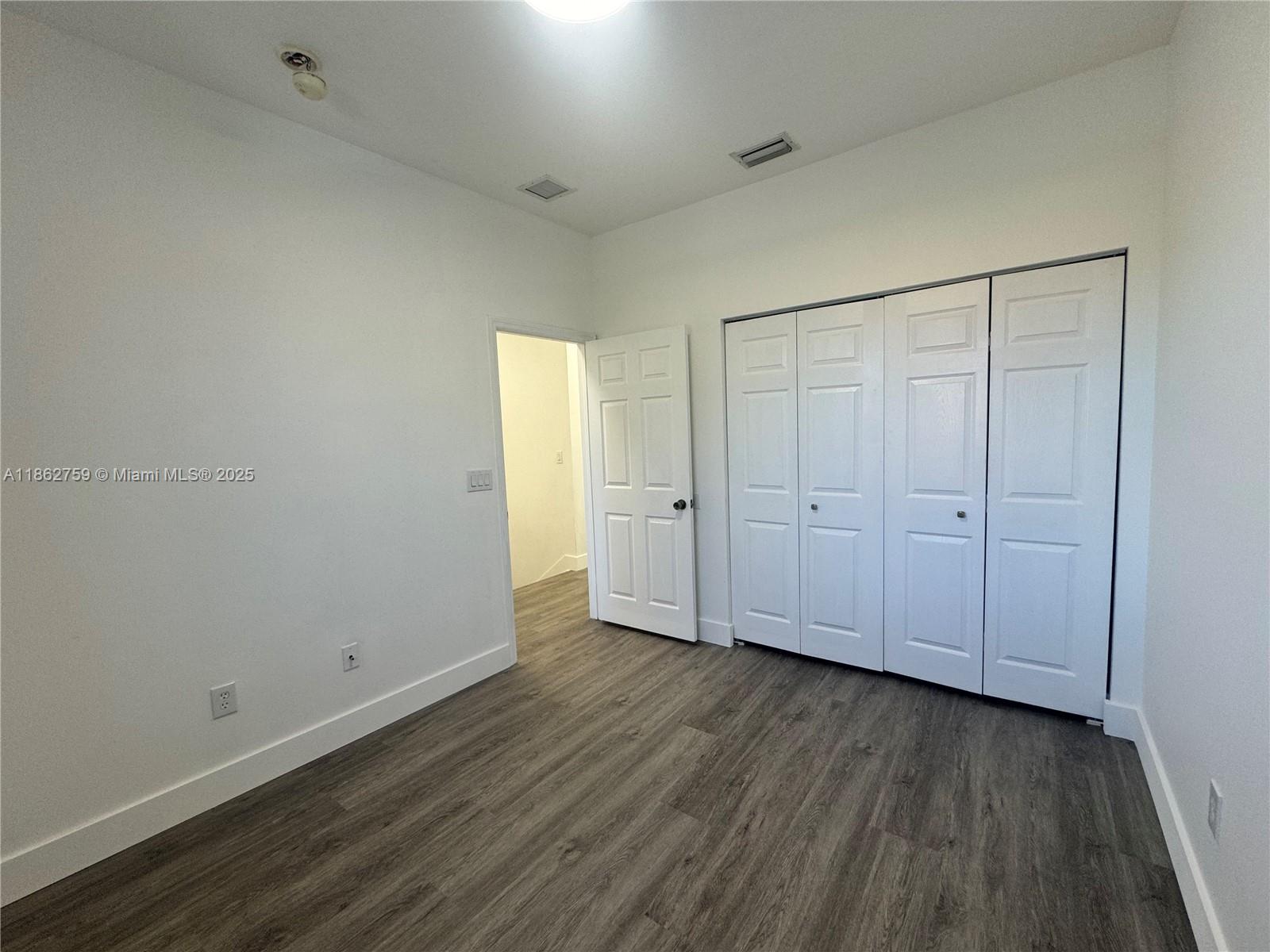 VILLAS AT HARBOR ISLES CO - Residential Lease