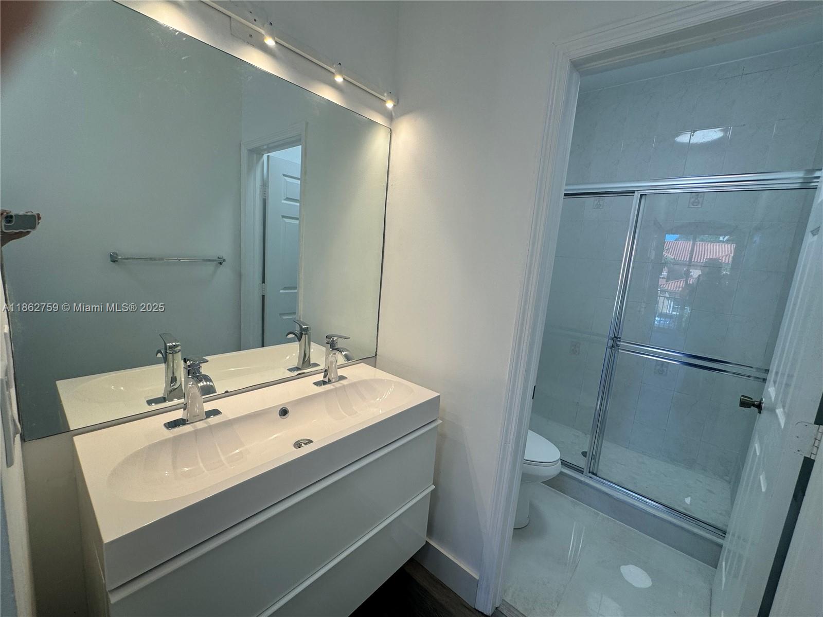 VILLAS AT HARBOR ISLES CO - Residential Lease