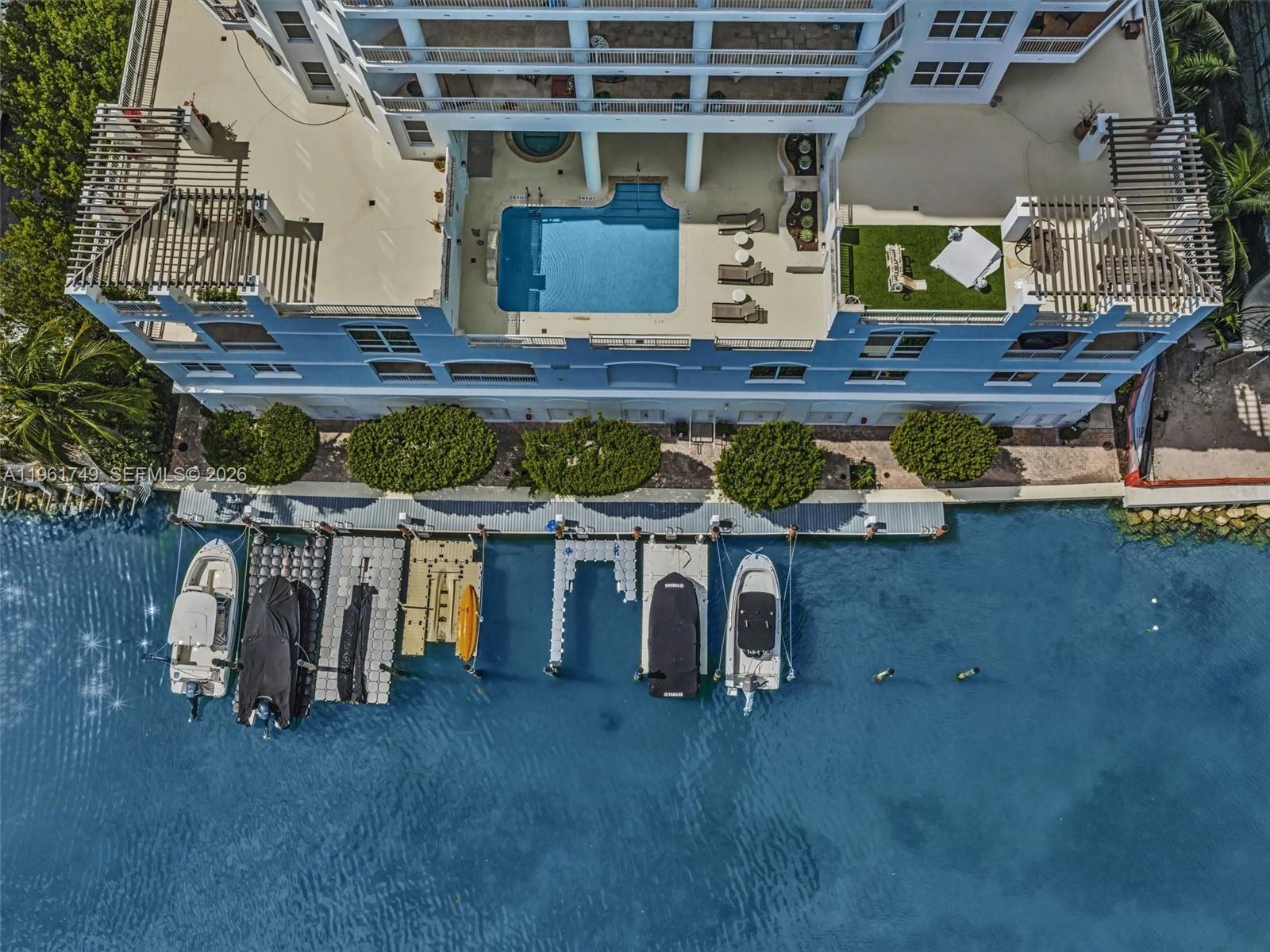 CARROLL WALK CONDO - Residential