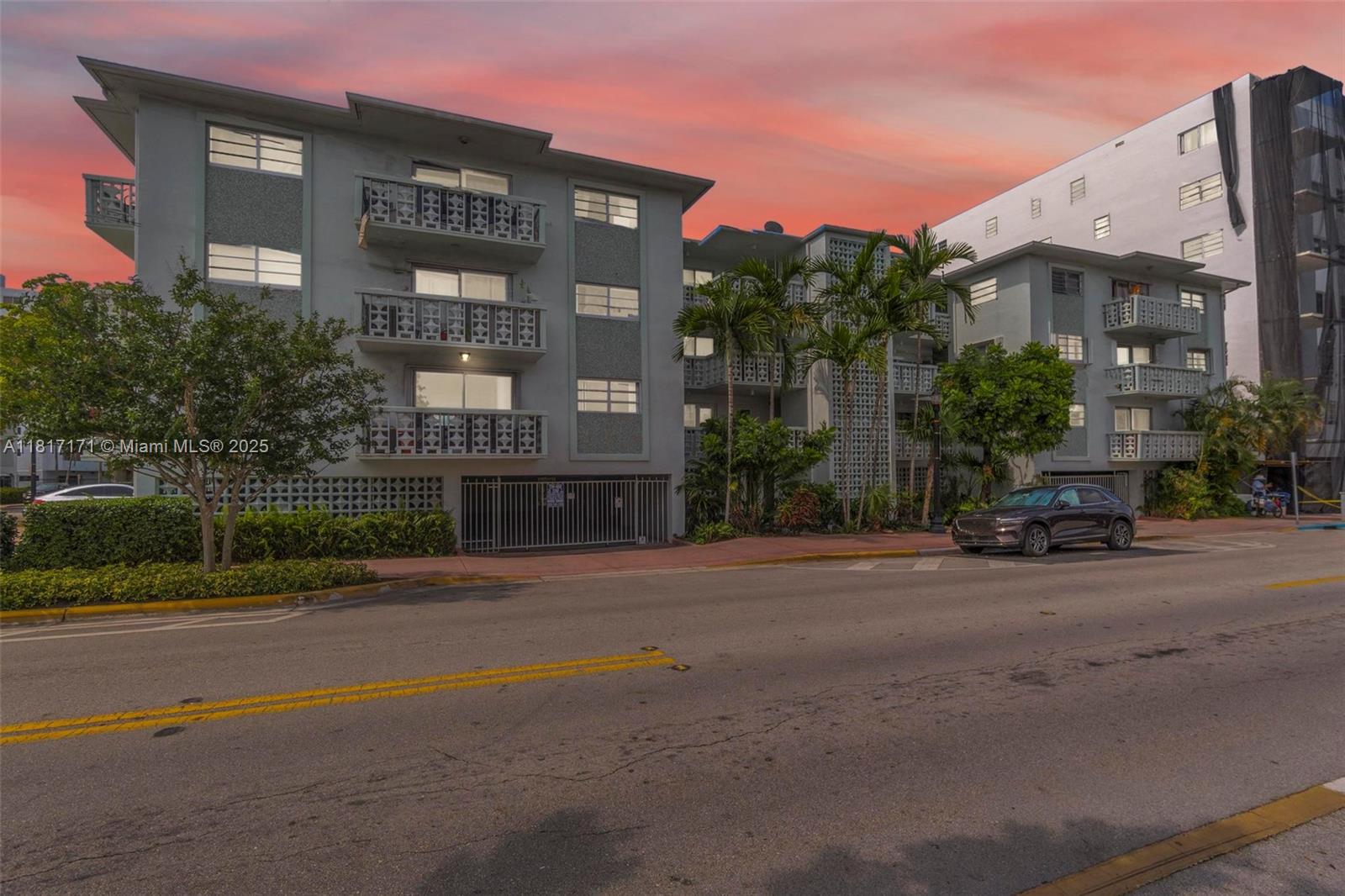 Property for Sale at 1100 11th St 208, Miami Beach, Miami-Dade County, Florida - Bedrooms: 1 
Bathrooms: 1  - $340,000