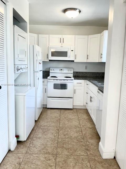 Spacious 1-story apartment featuring a large private patio, 1 assigned parking space, and in-unit washer and dryer. Enjoy a bright and open living room, generous bedroom, and comfortable layout. Located in the heart of Kendall, close to shopping centers, top-rated schools, supermarkets, and major highways.