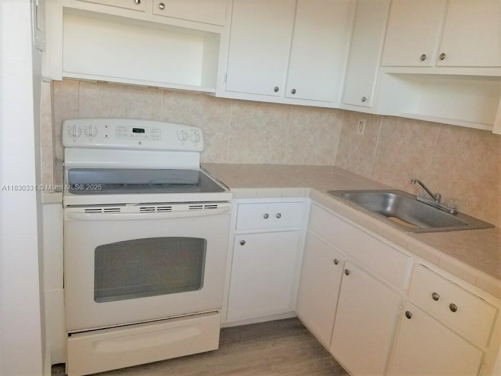 720 NW 27th Ct 1