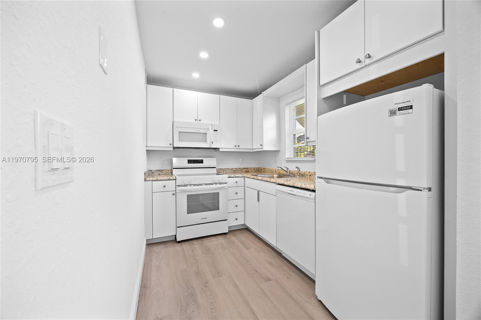 SABAL PALM VILLAGE 2 COND - Residential