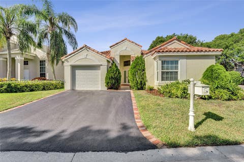 Photo of 507 Bridgeton Rd, Weston, FL 33326 (MLS # A12048109)