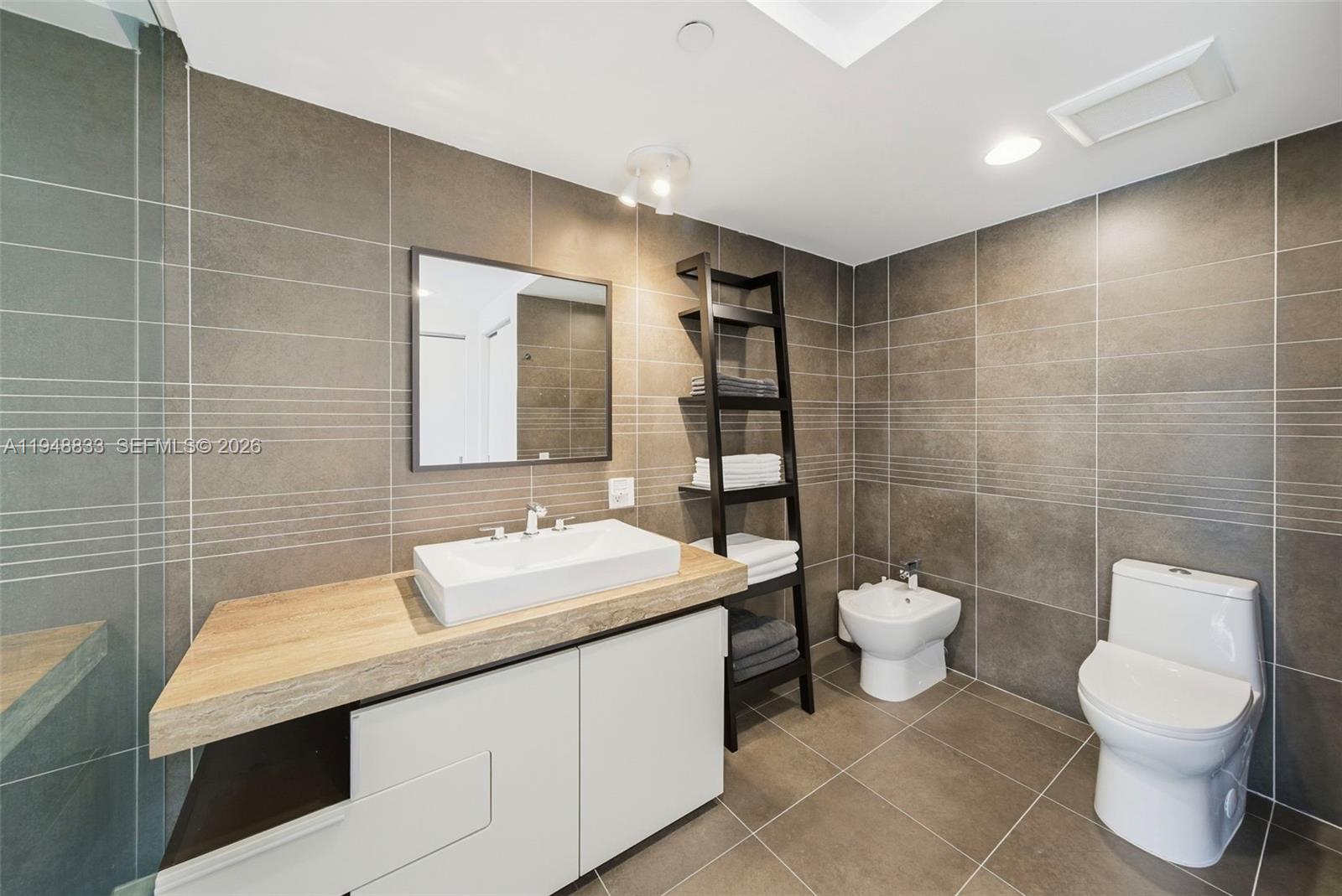 ARTEPARK NORTH CONDO - Residential