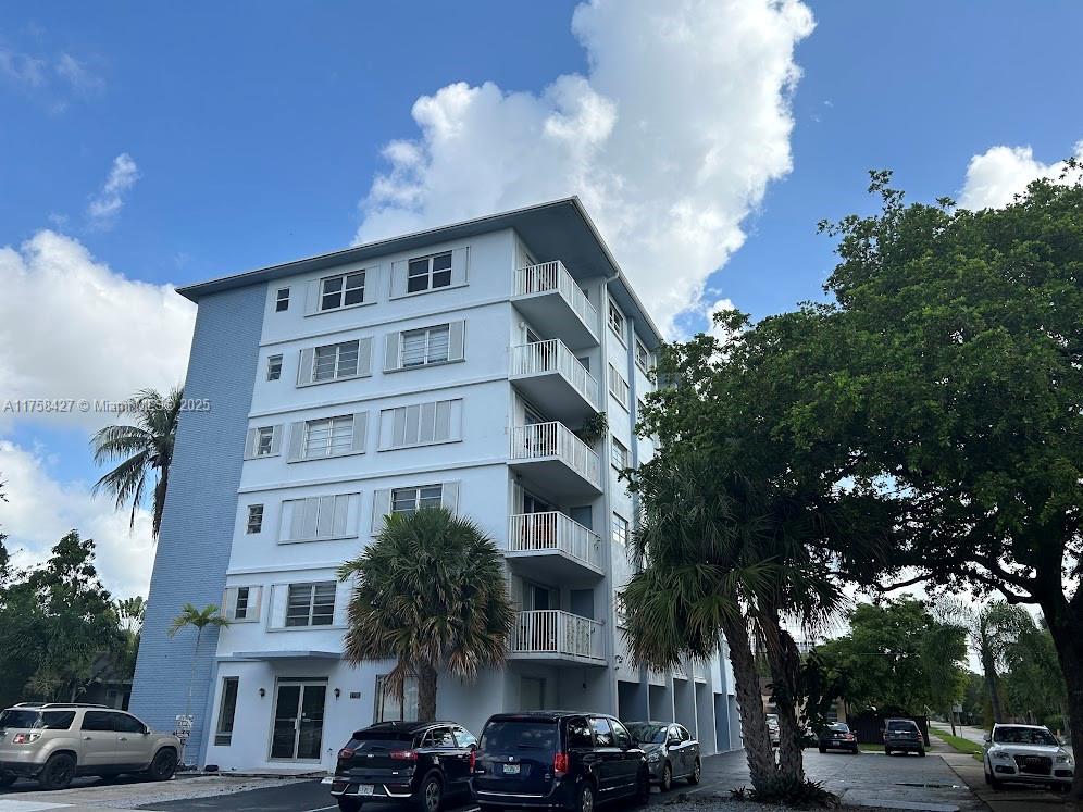 PRINCETON CONDOMINIUM - Residential