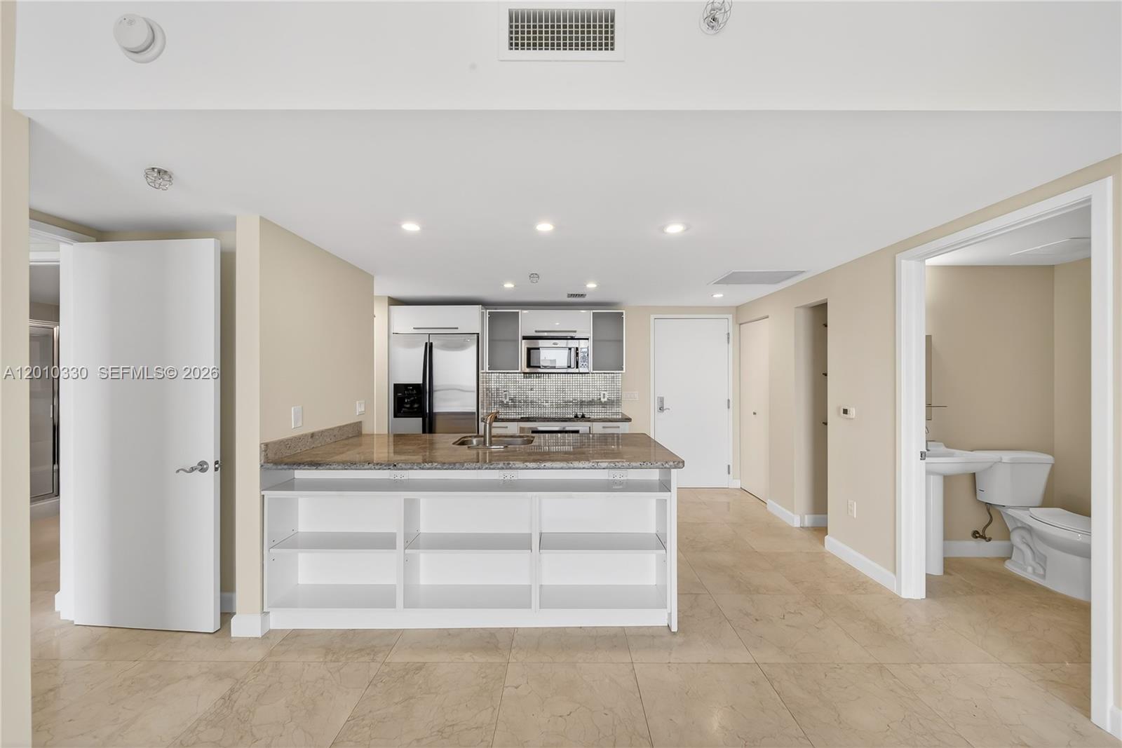 LATITUDE ON THE RIVER CON - Residential