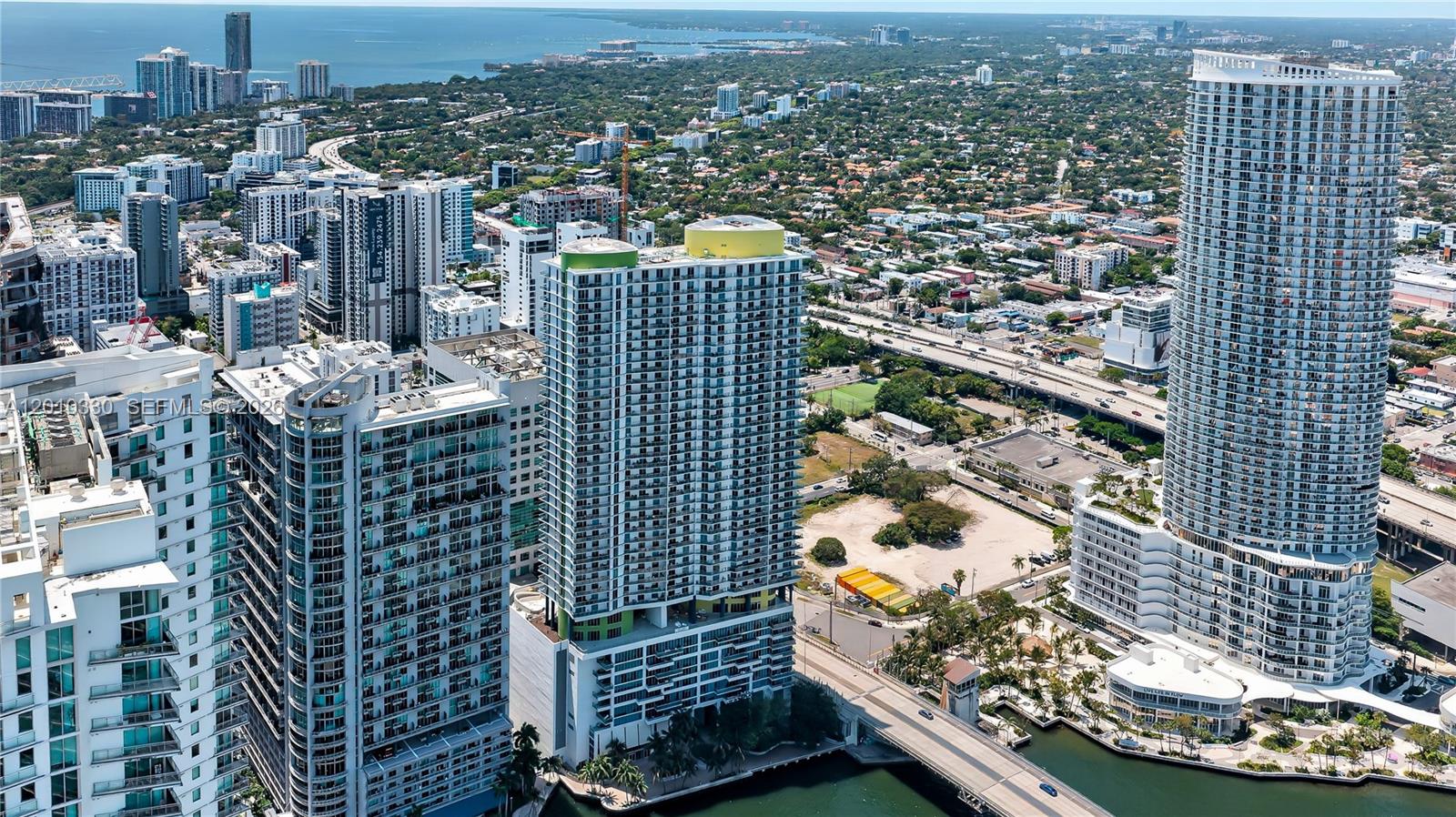 LATITUDE ON THE RIVER CON - Residential