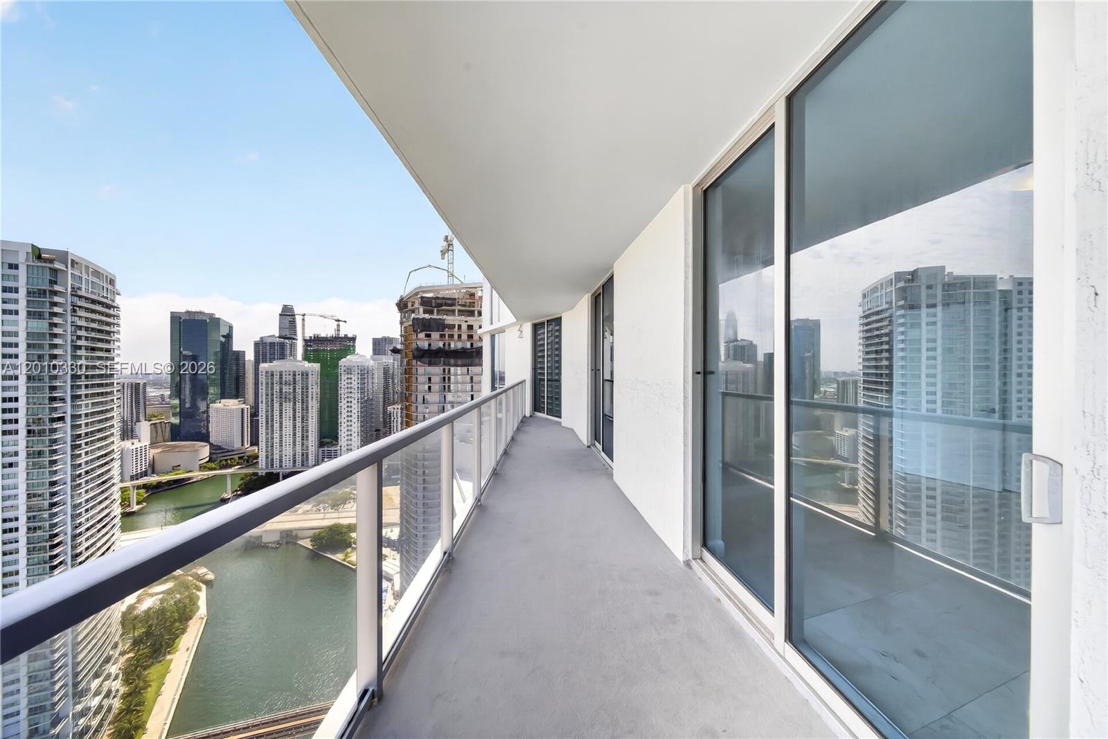 LATITUDE ON THE RIVER CON - Residential