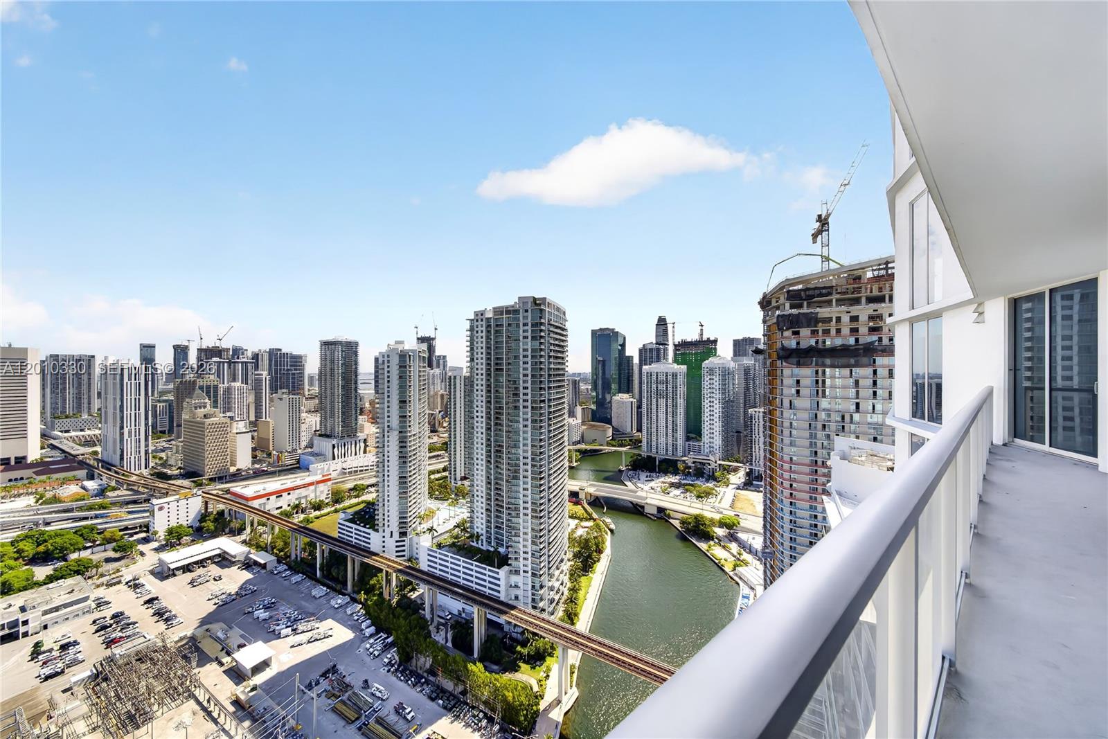 LATITUDE ON THE RIVER CON - Residential