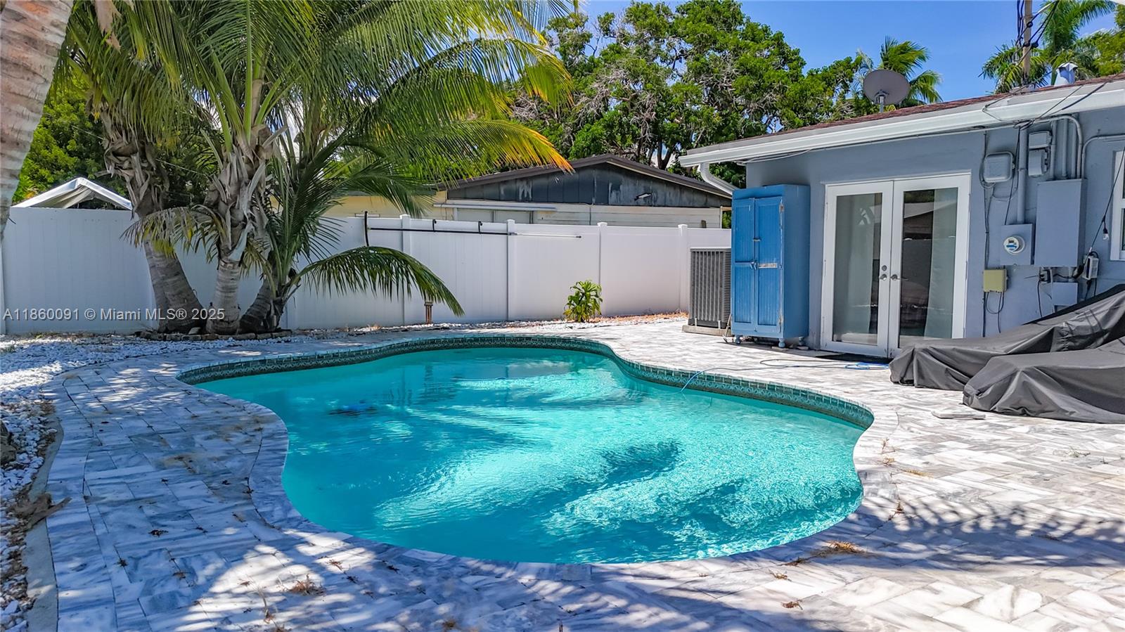 CRESTHAVEN NO 5 - Residential Lease