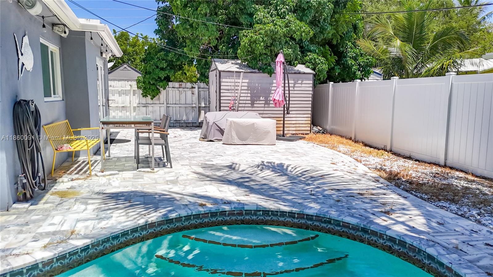 CRESTHAVEN NO 5 - Residential Lease