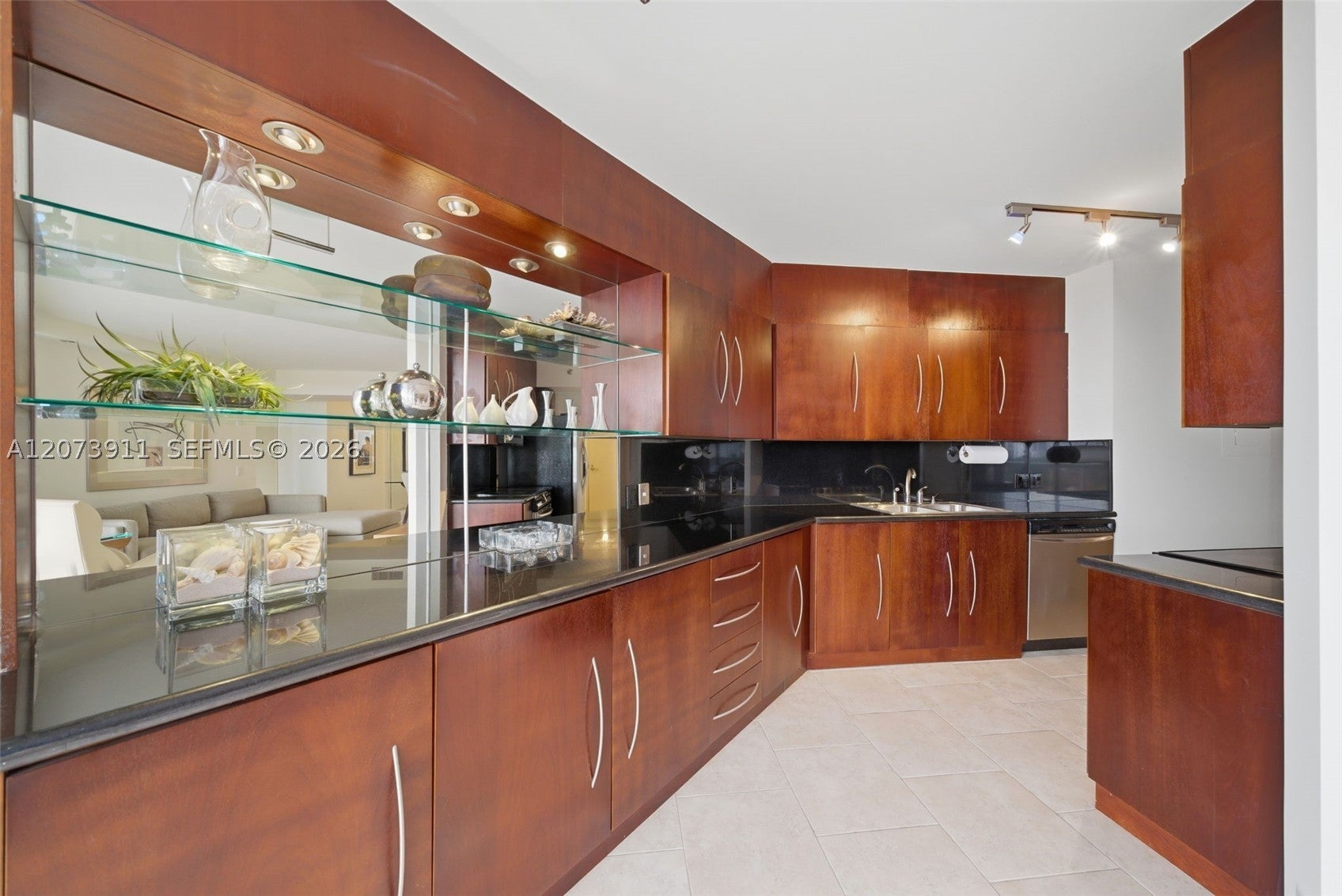 3610 Yacht Club Dr 1115