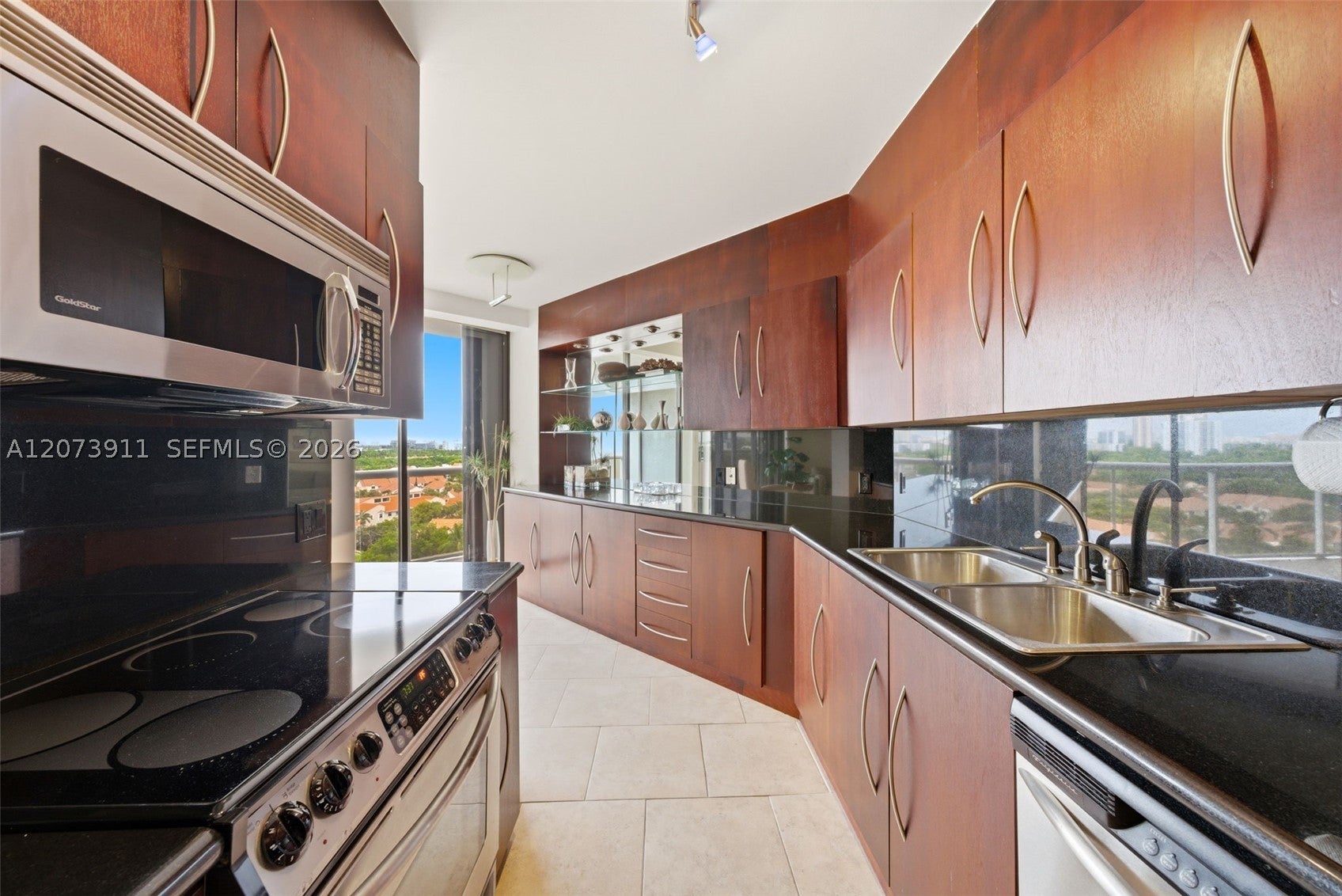 3610 Yacht Club Dr 1115