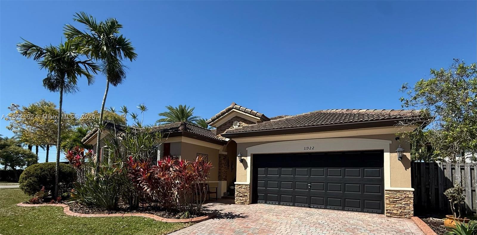 CENTURY GARDENS AT TAMIAM - Residential