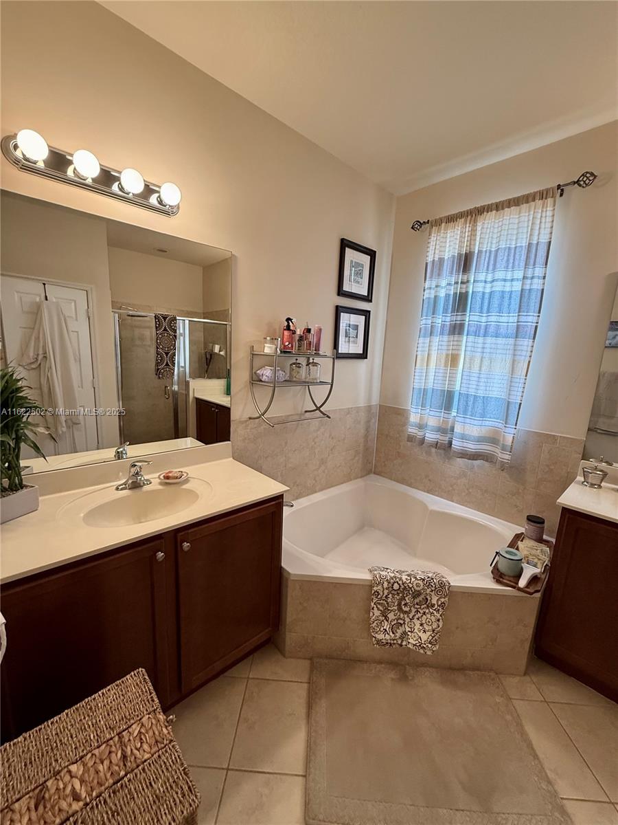 CENTURY GARDENS AT TAMIAM - Residential