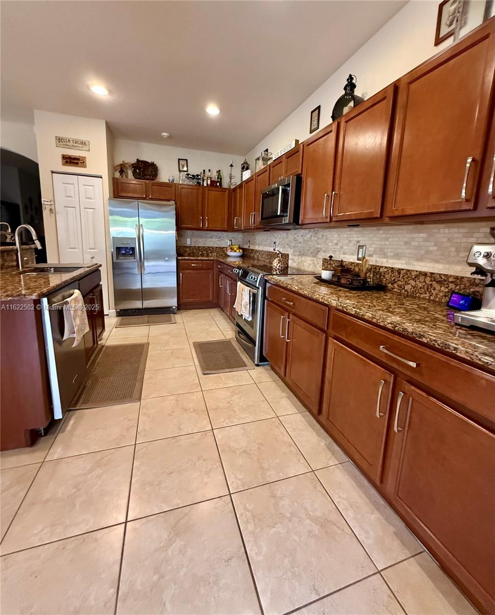 CENTURY GARDENS AT TAMIAM - Residential