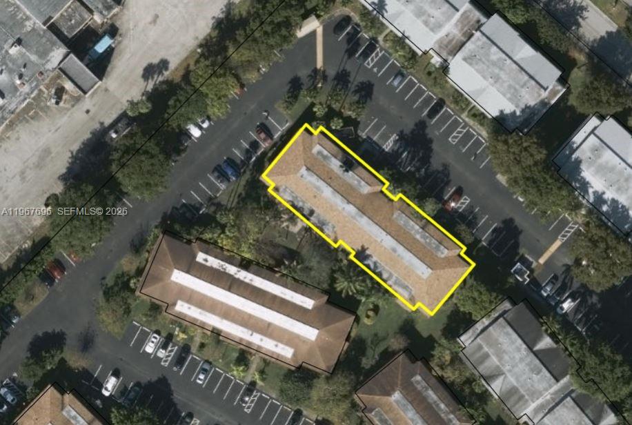 915 NE 199th St 206-15, Miami, FL, 33179/$182,500 2 915 NE 199th St 206-15