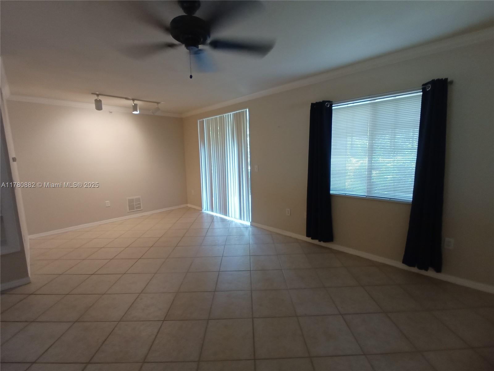VILLAS AT EMERALD DUNES C - Residential