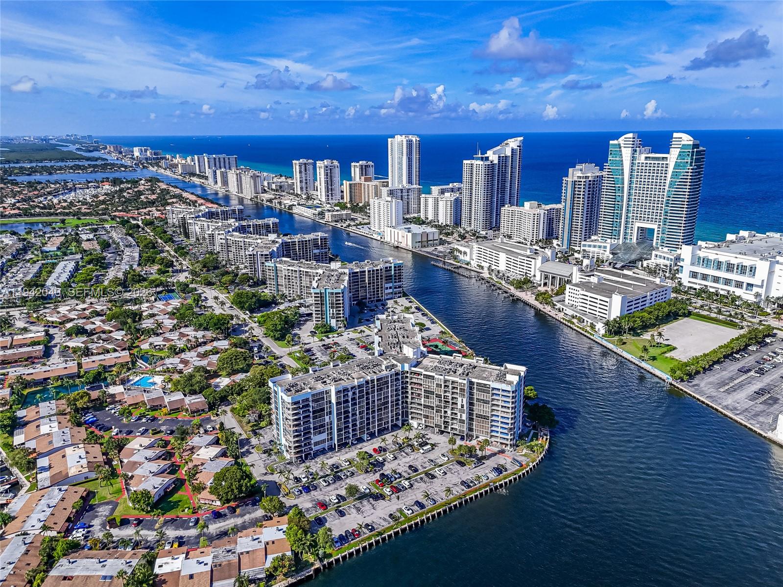 200 LESLIE CONDO - Residential