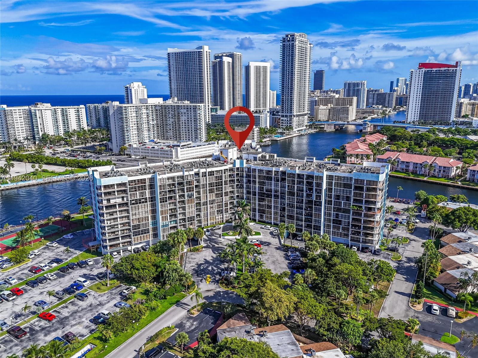 200 LESLIE CONDO - Residential