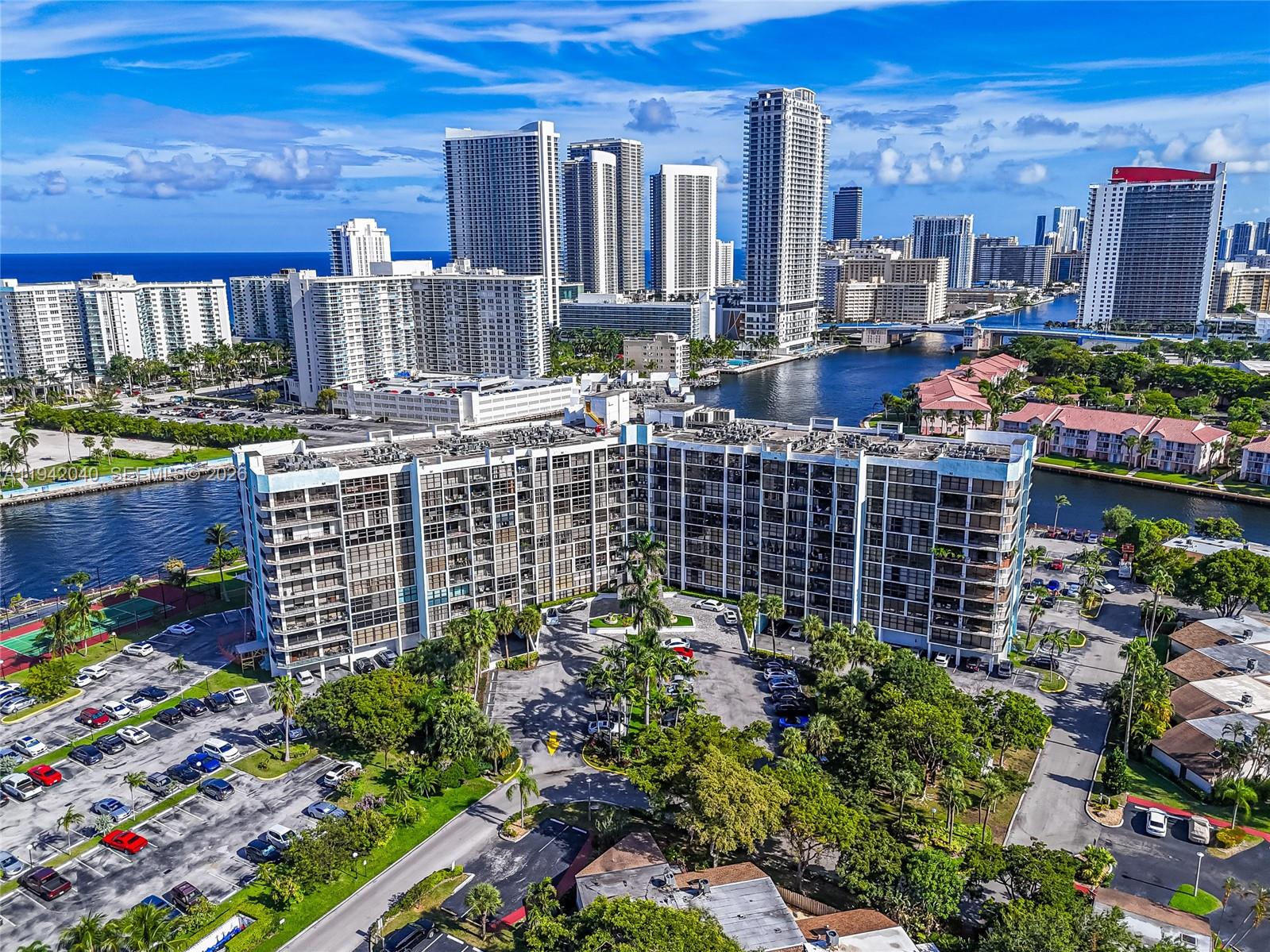 200 LESLIE CONDO - Residential